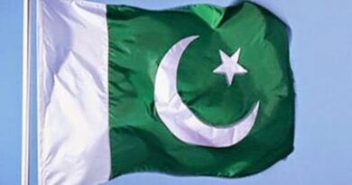 Pakistan's flag. Photo by Erum Khan101, Wikipedia Commons.