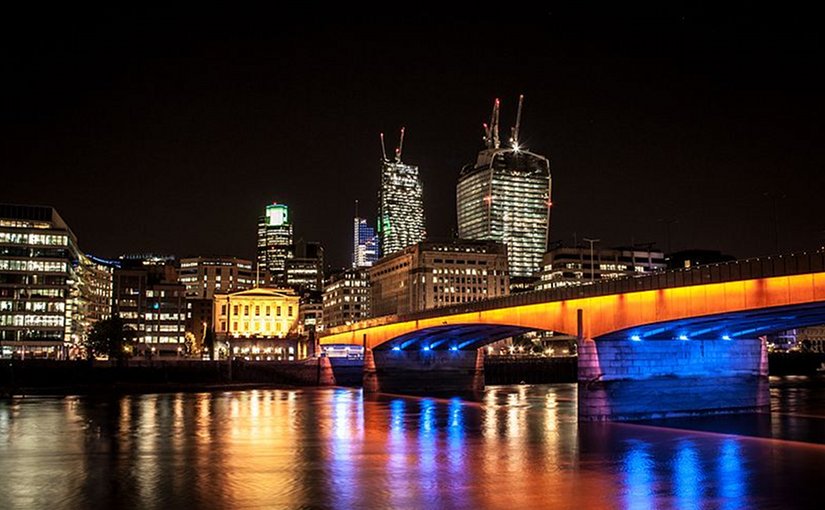 London Bridge in London (UK) at night. File photo by Digital-Designs, Wikipedia Commons.