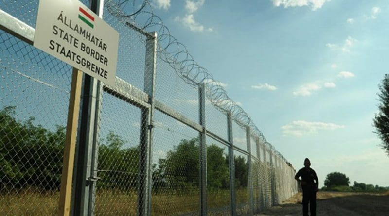 The Hungarian-Serbian border fence. Photo: Wikimedia/Délmagyarország/Schmidt Andrea.