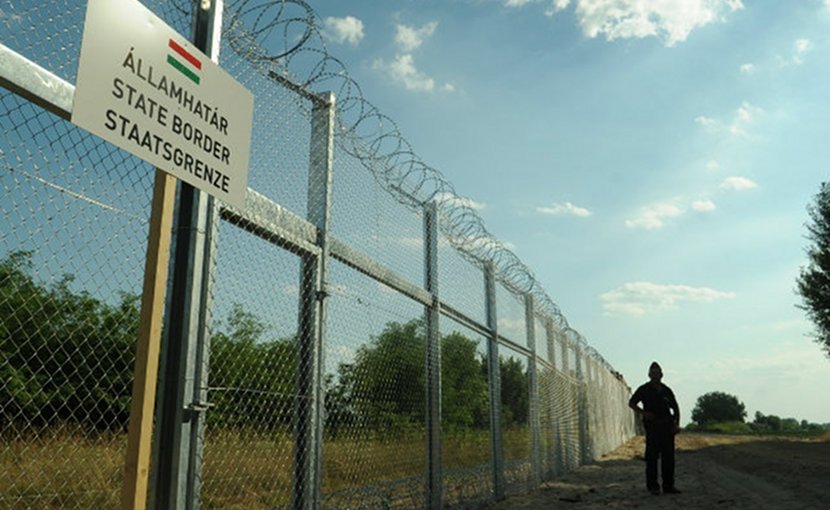 The Hungarian-Serbian border fence. Photo: Wikimedia/Délmagyarország/Schmidt Andrea.
