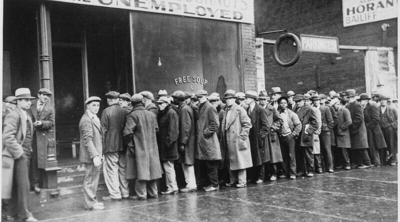 Unemployed men outside a soup kitchen opened by Al Capone in Depression-era Chicago, Illinois, the US, 1931. Photo U.S. National Archives and Records Administration, Wikipedia Commons.