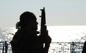 A member of Pakistan Navy Special Service Group aboard Pakistan Navy Ship PNS Babur. Photo by Mass Communication Specialist 2nd Class Michael Zeltakalns, US Navy, Wikipedia Commons.