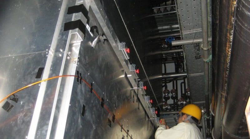 A physicist from Bern working at the installation of the muon monitor of the T2K experiment. © Albert Einstein Center for Fundamental Physics (AEC), Laboratory for High Energy Physics University of Bern