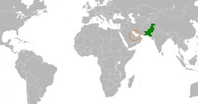 Locations of Qatar (orange) and Pakistan (green). Source: WIkipedia Commons.