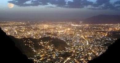 Quetta, capital of Baluchistan, Pakistan, at night. Photo by Beluchistan, Wikimedia Commons.