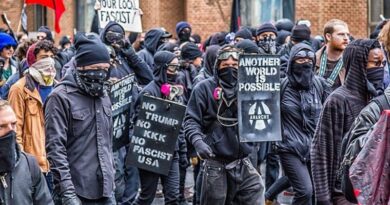 File photo of Antifa protestors. Photo by Mobilus In Mobili, Wikimedia Commons.