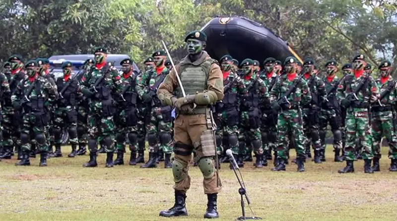 Indonesian Army soldiers. Photo by AWG97, Wikipedia Commons.