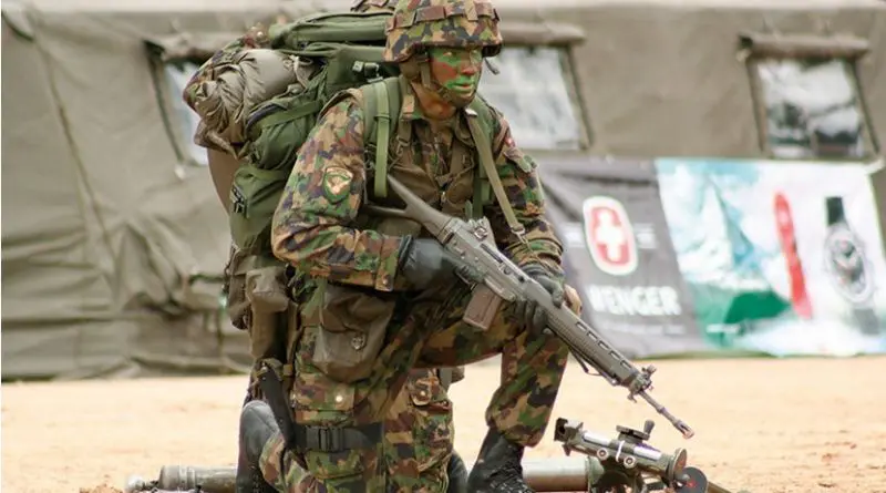 Swiss grenadier takes part in raid commando competition in 2007 (Courtesy Ltpcb)