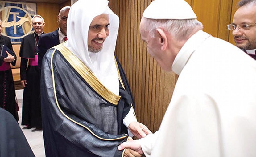 Pope Francis receives Dr. Mohammed bin Abdulkarim Al-Issa, secretary-general of the Muslim World League (MWL). Photo Credit: Arab News.