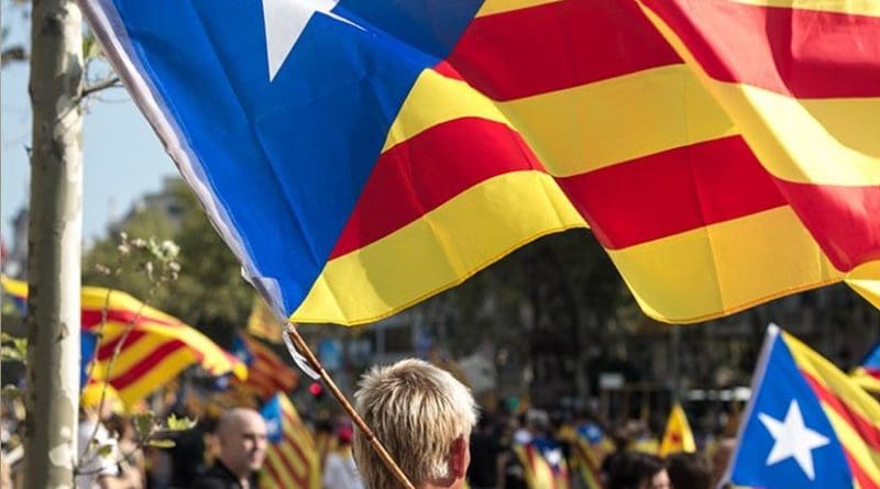 The estelada (Catalan pro-independence flag). Photo by Ivan McClellan, Wikipedia Commons.