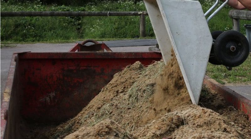 Fortum HorsePower is a bedding and manure management service for stables, with the manure generated at the stables transported for use in energy production. Photo Credit: Fortum Corporation