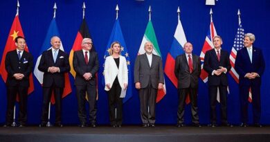 The ministers of foreign affairs of France, Germany, the European Union, Iran, the United Kingdom and the United States as well as Chinese and Russian diplomats announcing the framework for a Comprehensive agreement on the Iranian nuclear program (JCPOA) in Lausanne, 2 April 2015 Photo Credit: US State Department..