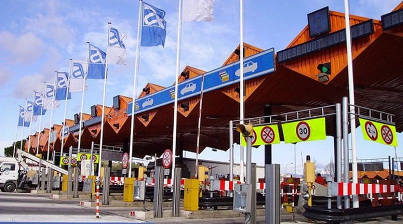 Tollroad in Martorell Catalunya, Spain. Photo by Auteursgegevens bekijken, Wikimedia Commons.