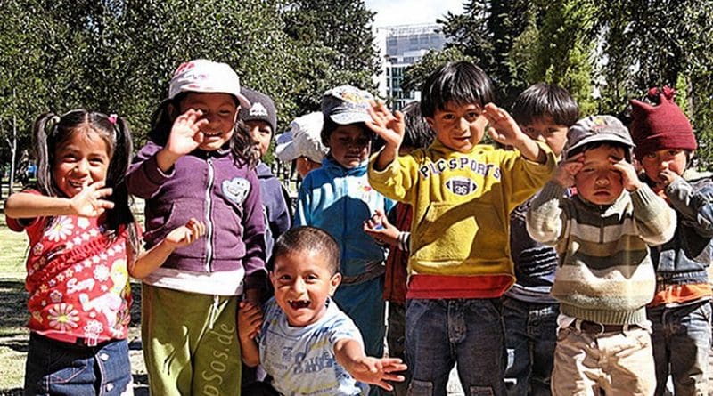 Hispanic children. Photo by epSos.de, Wikimedia Commons.