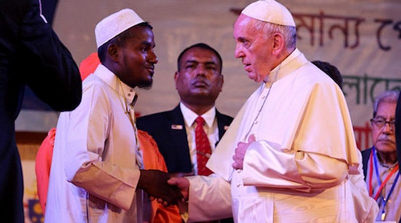 Pope Francis speaks with Muhammad Nurullah, a Rohingya refugee from Myanmar’s Rakhine State, during a meeting in Dhaka on Dec. 1. Photo by Joe Torres, Ucanews.com