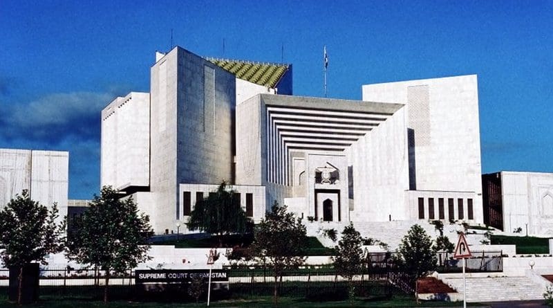 Supreme Court of Pakistan. Photo by Usman.pg, Wikipedia Commons.