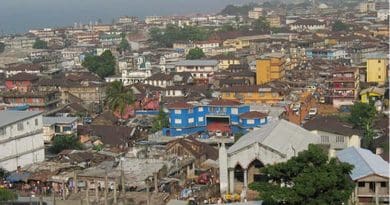 Freetown, Sierra Leone. Photo by Magnus Ohman, Wikipedia Commons.