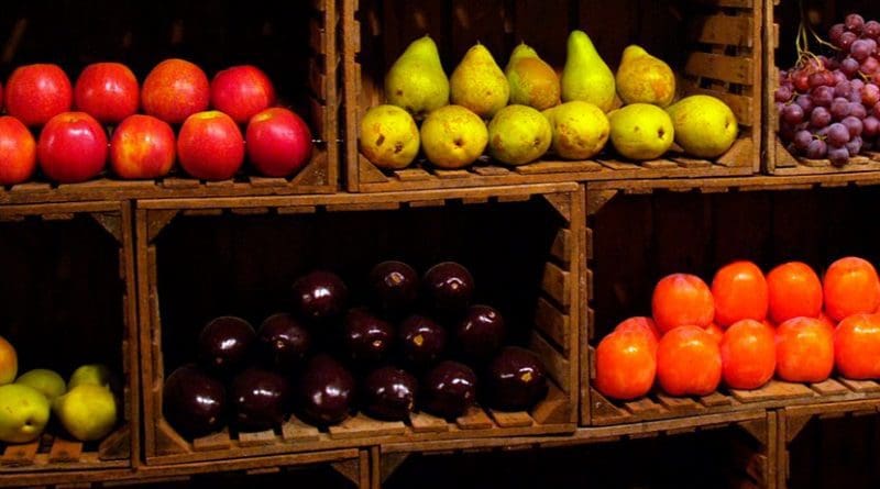 fruit pears apples tomatoes