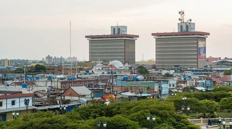 PDVSA Towers in downtown Maracaibo, Venezuela. Photo by The Photographer, Wikimedia Commons.