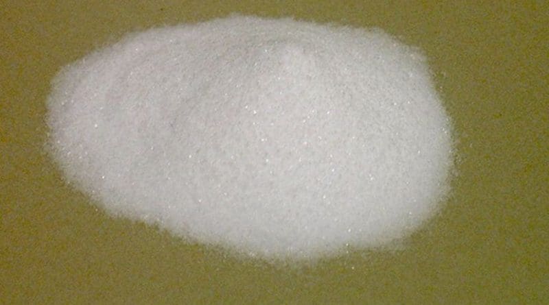 Sodium bicarbonate or 'baking soda'. Photo by Thavox, Wikimedia Commons.