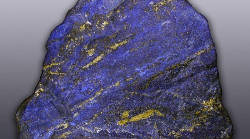 Lapis lazuli from Afghanistan in its natural state. Photo by Hannes Grobe, Wikipedia Commons.