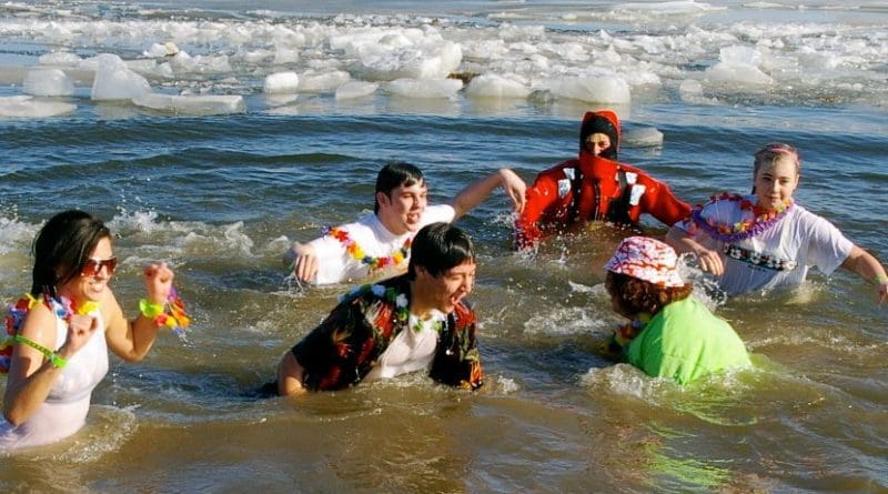 Participants in a Polar Bear Plunge. Photo by eagle102.net, Wikipedia Commons.