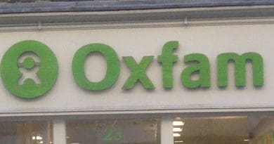 Oxfam storefront. Source: WIkimedia Commons.