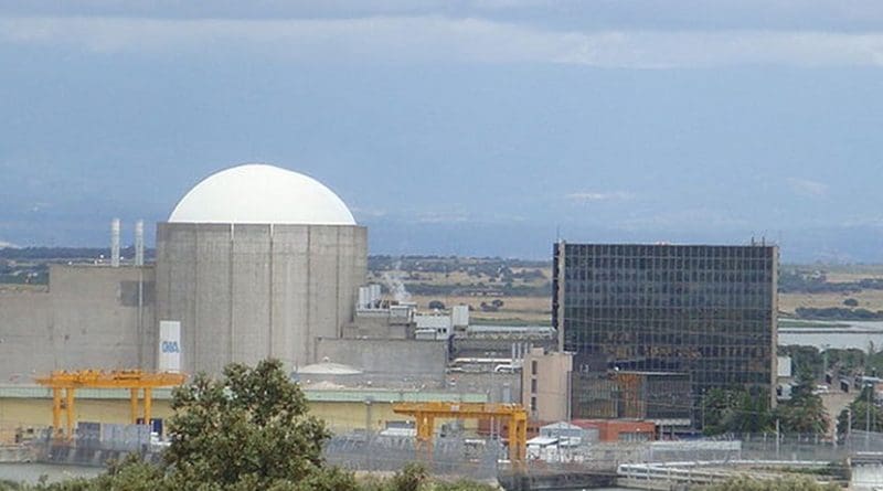 Spain's Almaraz Nuclear Power Plant. Photo by Frobles, Wikipedia Commons.