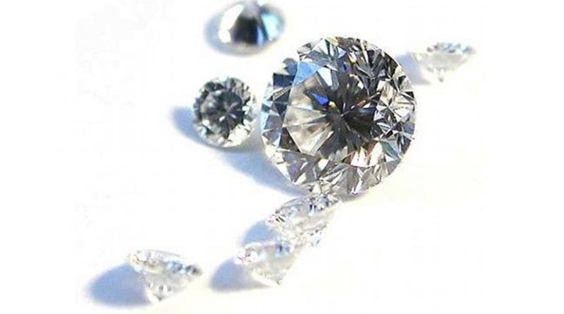 Diamonds. Photo by Mario Sarto, Wikipedia Commons.