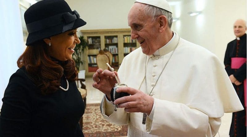 Cristina Fernández de Kirchner, ex president of Argentina, with Pope Francis. CC BY-SA 2.0