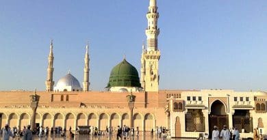 Saudi Arabia's The Prophet's Mosque (Al-Masjid al-Nabawi). Photo by Bluemangoa2z, Wikipedia Commons.