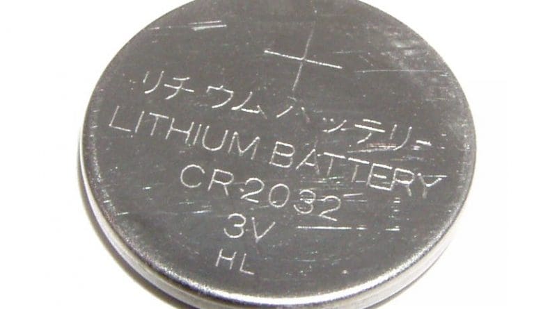 A lithium battery. Photo by KyloDee, Wikipedia Commons.