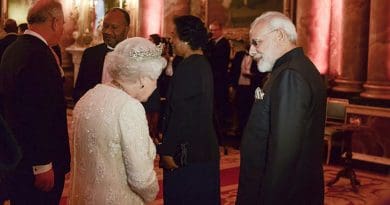 India's Prime Minister Modi with Queen Elizabeth II, the head of the Commonwealth. Credit: CHOGM.
