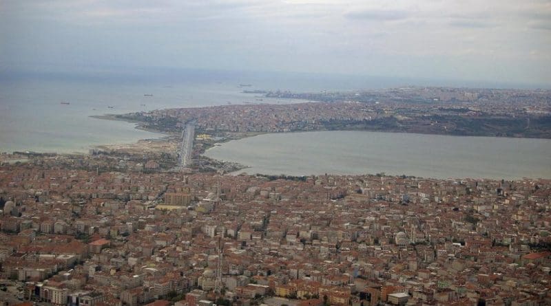 This is an aerial photograph of Istanbul. The entire metropolitan area is considered to be particularly earthquake-prone. Credit G. Kwiatek, GFZ
