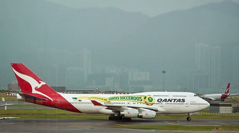 Socceroos livery on a Qantas. Photo Credit: Phillip Capper, Wikimedia Commons.