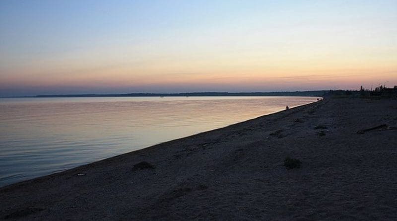 Azov Sea in New Yalta, Donetsk Region. Photo Credit: Канопус Киля, Wikipedia Commons.