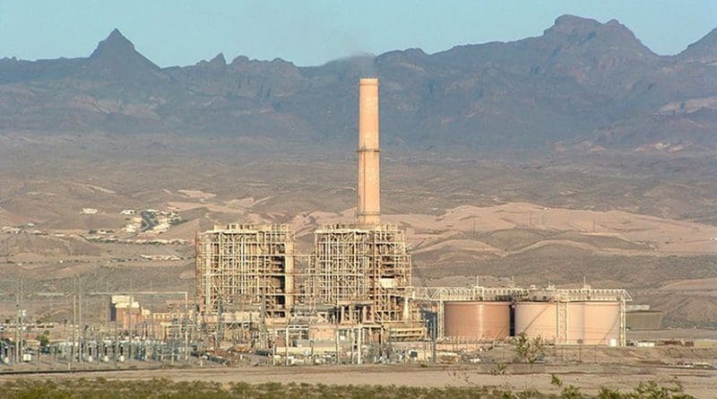 Mohave Generating Station, a 1,580 MW thermal power station near Laughlin, Nevada, US, fuelled by coal. Photo Credit: Wikipedia Commons.