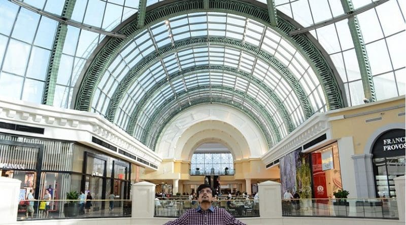 Dubai shopping mall.