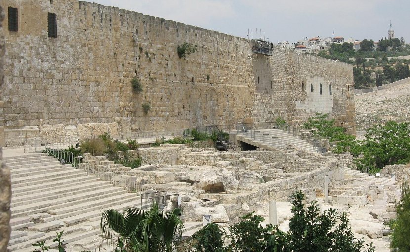 Eastern portion of the Southern Wall of the Temple Mount in Jerusalem. Photo Credit: Oren Rozen, Wikipedia Commons.