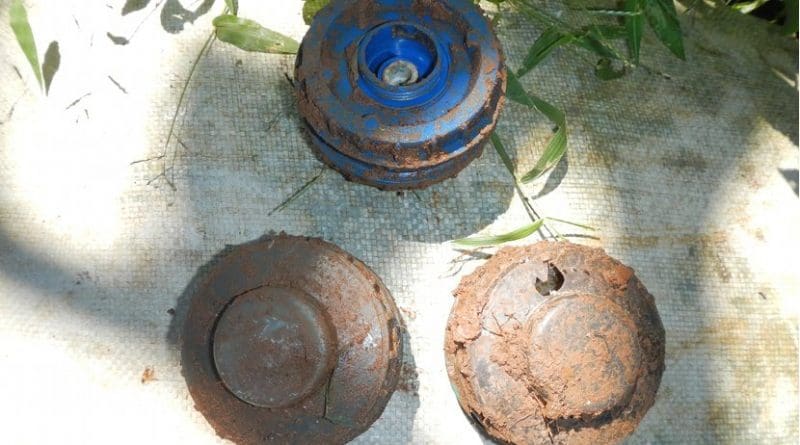 his is a photo of Jony 99 also known as Rangan 99 Anti personal mine used in Sri Lanka. Photo Credit: உமாபதி, Wikimedia Commons