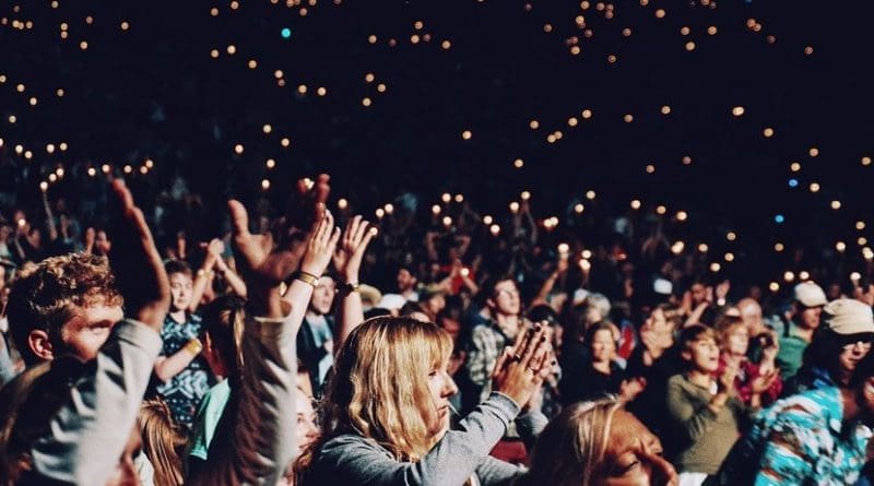 clapping music crowd concert
