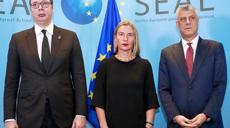 Serbian President Aleksandar Vucic (L), EU Foreign Policy Chief Federica Mogherini and Kosovo President Hashim Thaci (R). Photo: European External Action Service - EEAS/Twitter