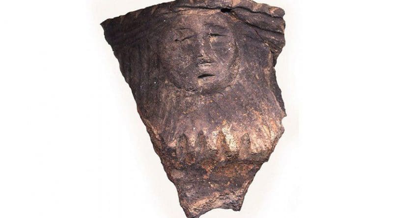 A human face effigy from ceramic vessel from the Mantle site. Credit Image with permission of Archaeological Services Inc. Photo by Andrea Carnevale