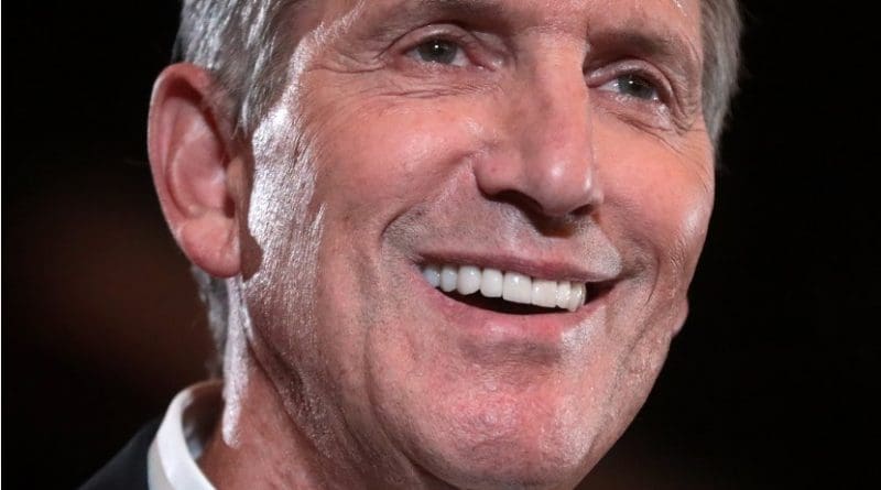 Howard Schultz. Photo Credit: Gage Skidmore, Wikipedia Commons