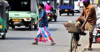Street scene in Sri Lanka