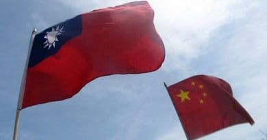 Flags of the Republic of China (Taiwan) and the People's Republic of China. CC BY-SA 4.0