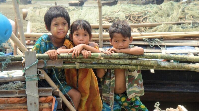 Children in Myanmar/Burma