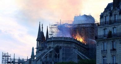 French Lawmakers Pass Bill On Notre-Dame; New Report Says Cathedral Nearly Collapsed During Fire Notre Dame Cathedral fire in Paris, France. Photo Credit: Cangadoba, Wikimedia Commons.
