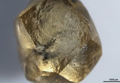 A raw diamond from Sierra Leone with sulfur-containing mineral inclusions. Credit Courtesy of the Gemological Institute of America.