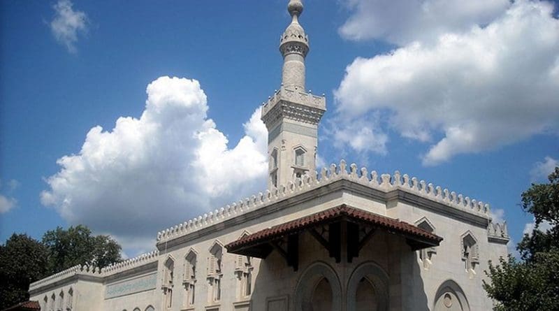 Islamic Center of Washington DC. Photo Credit: AgnosticPreachersKid, WIkimedia Commons.